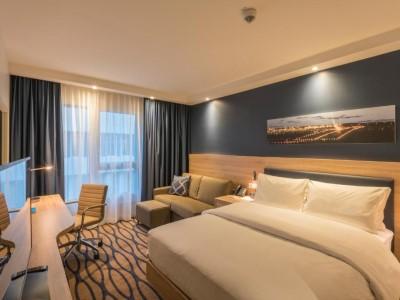 Отель Hampton By Hilton Frankfurt Airport Франкфурт-на-Майне Экстерьер фото