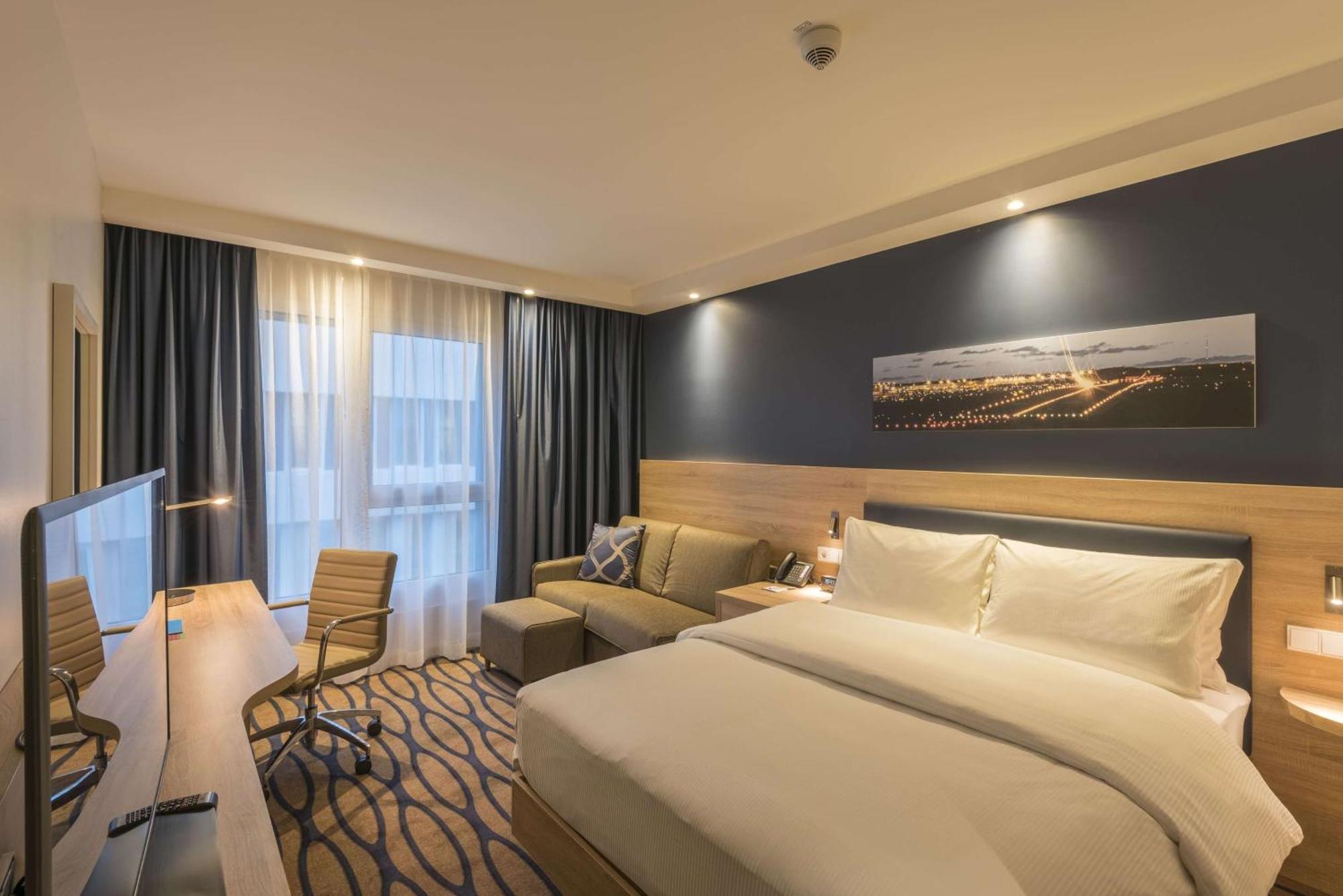 Отель Hampton By Hilton Frankfurt Airport Франкфурт-на-Майне Экстерьер фото