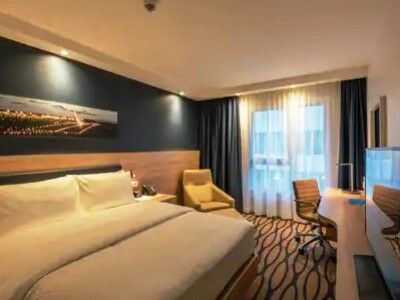 Отель Hampton By Hilton Frankfurt Airport Франкфурт-на-Майне Экстерьер фото